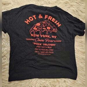Brooklyn Karma “Hot & Fresh” New York Pizza Graphic Tee – Black – Size Small